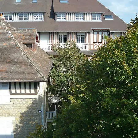 Apartment Le Jardin Du Casino Cabourg Daire Cabourg